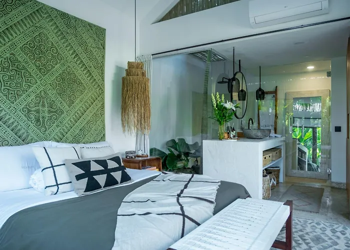 Tropical Oasis In - Ruby
