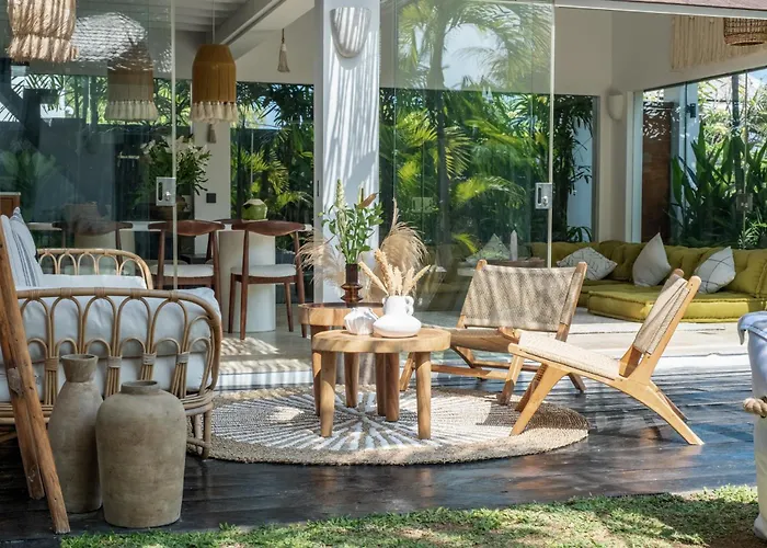 Tropical Oasis In - Ruby
